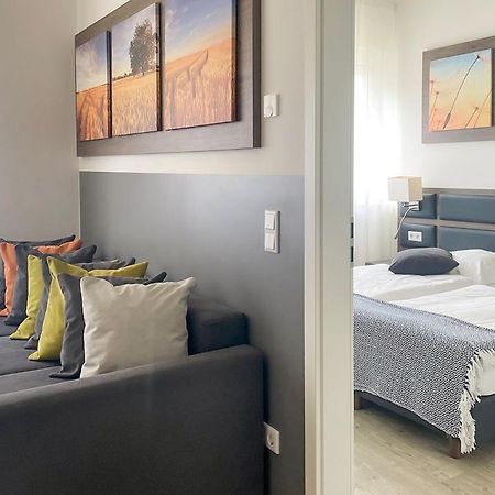 Prima Inn Ferienwohnungen Seetor Residenz นอยรุพพิน ภายนอก รูปภาพ