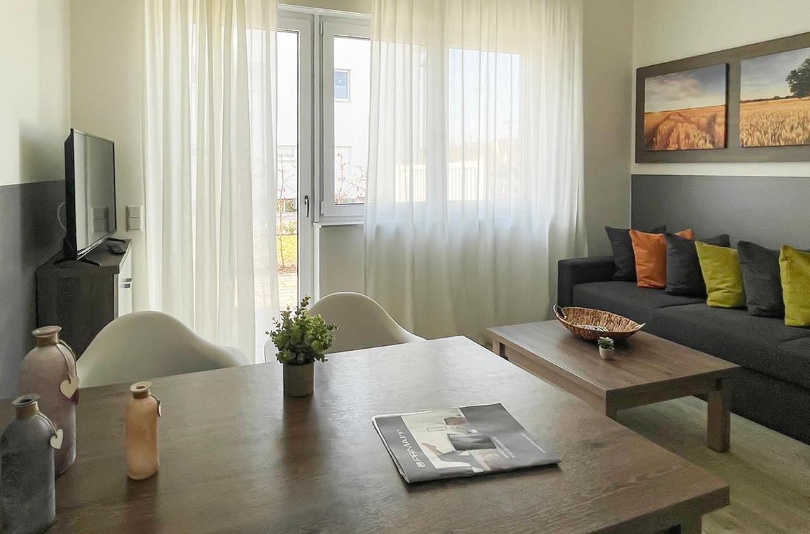 Prima Inn Ferienwohnungen Seetor Residenz นอยรุพพิน ภายนอก รูปภาพ