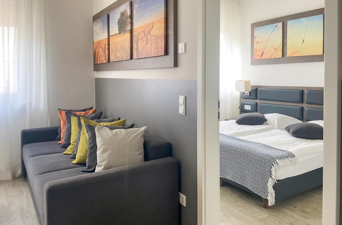Prima Inn Ferienwohnungen Seetor Residenz นอยรุพพิน ภายนอก รูปภาพ