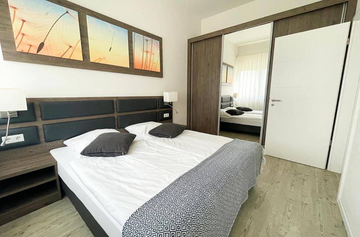 Prima Inn Ferienwohnungen Seetor Residenz นอยรุพพิน ภายนอก รูปภาพ