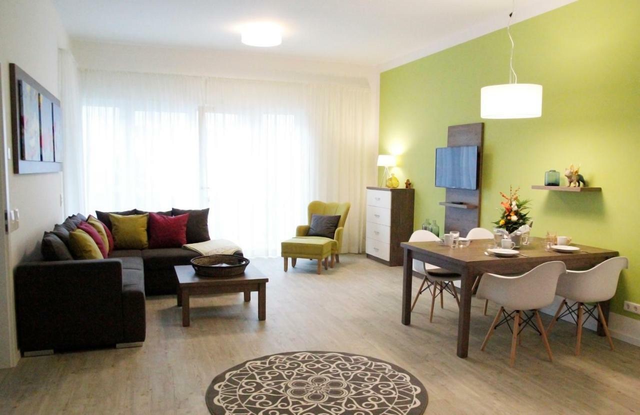 Prima Inn Ferienwohnungen Seetor Residenz นอยรุพพิน ภายนอก รูปภาพ
